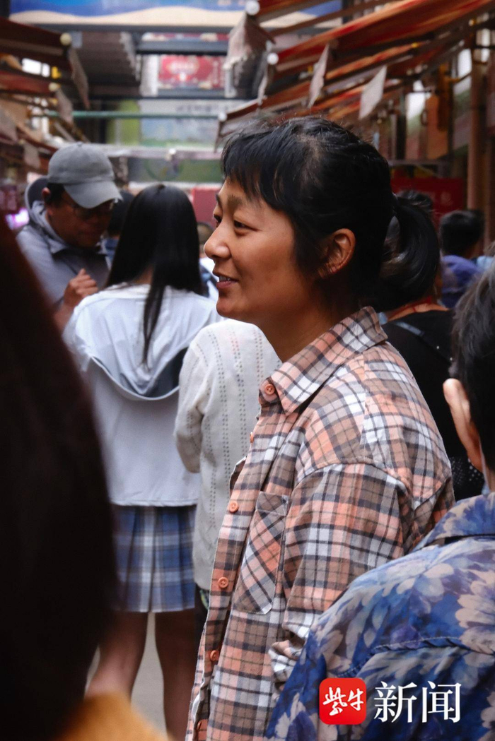 "菜场女作家"今朝去追花,一次"出走"重获在柴米油盐中扑腾的勇气