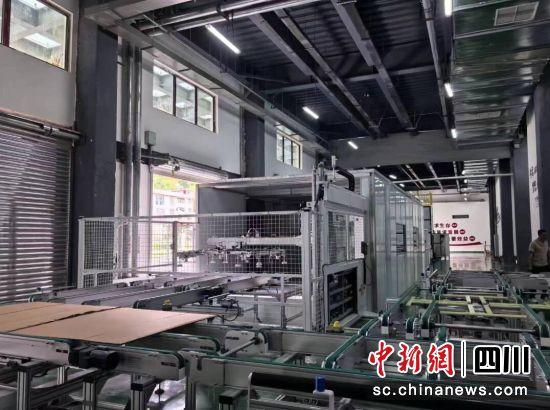 会东县玄武岩新材料产业项目生产车间。骆扬帆摄