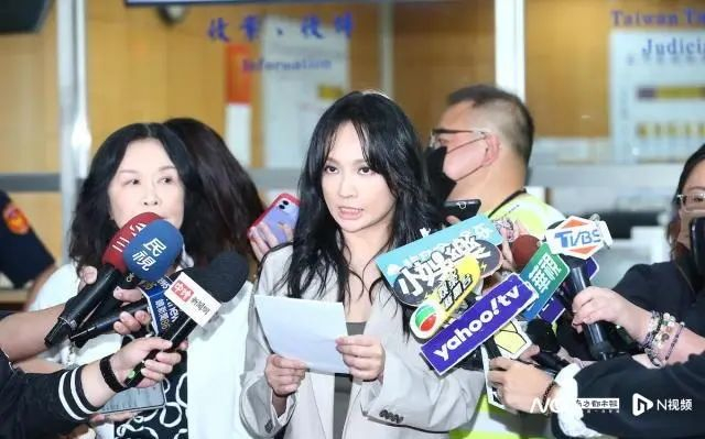 5月14日庭讯结束后，詹雯婷在媒体面前首次公开说明案件的起因与经过。