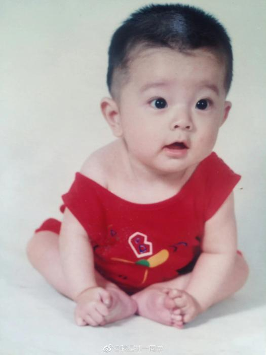 林一童年照。图源林一微博
