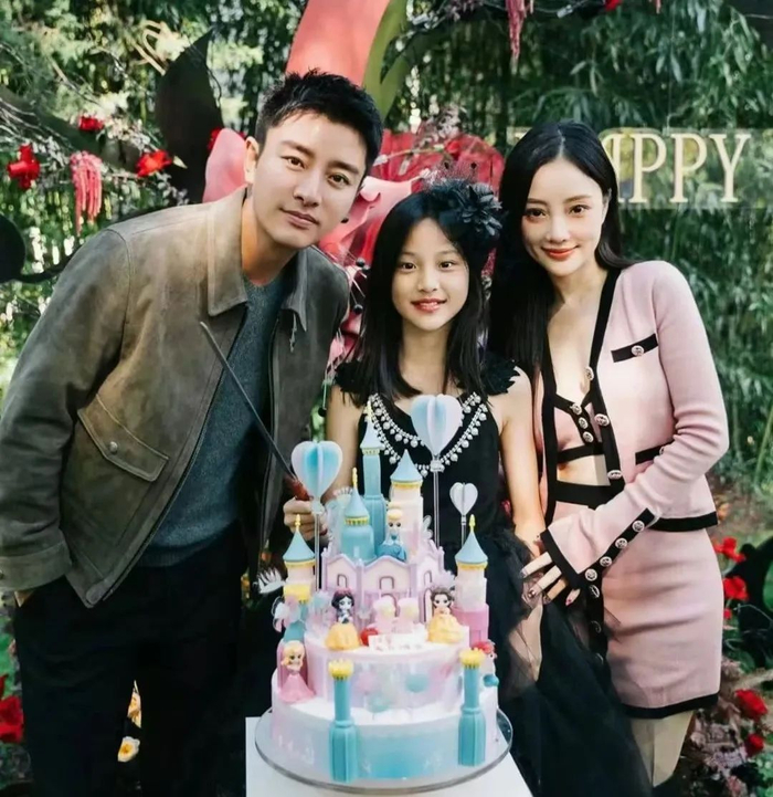 当了7年的好男人，如今人设崩塌全网骂？12岁女儿霸气发声：他是一个好爸爸-当了7年的好男人,如今人没有感情