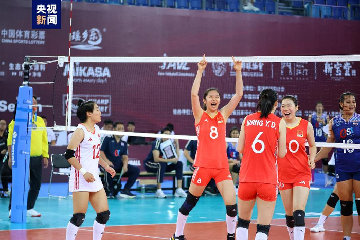 中国女排将在半决赛中迎战韩国队,另外一场半决赛由日本队对阵泰国队