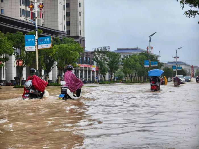 毕节暴雨洪灾图片