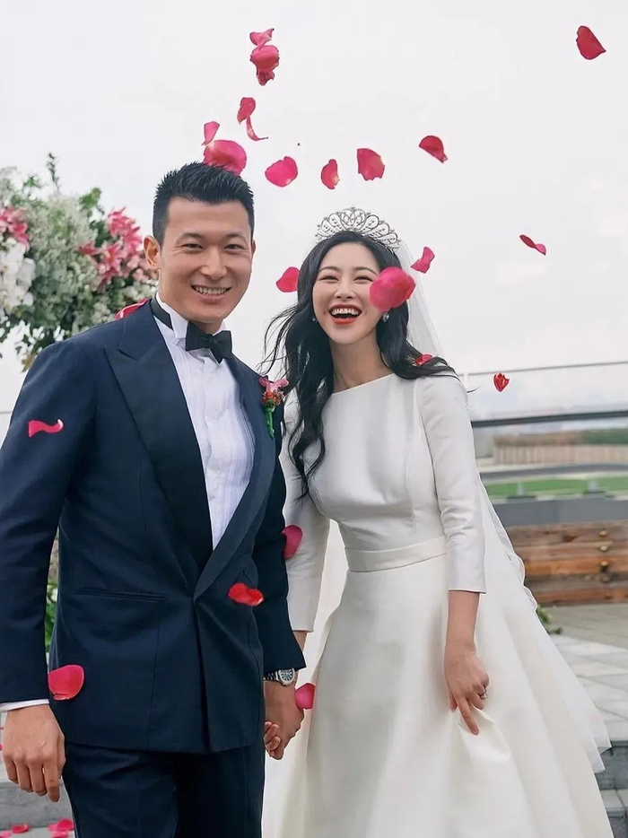 ▲王昀佳与朱珠 结婚现场