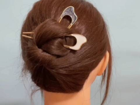 速成15秒发型教程,轻松掌握盘发技巧