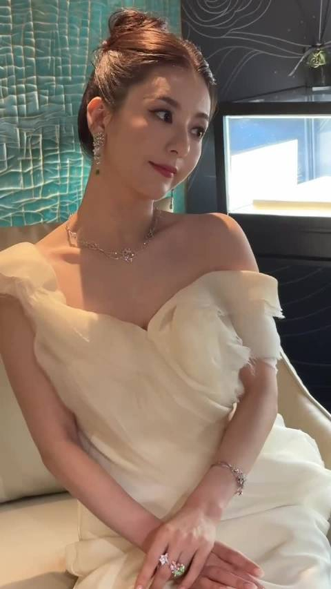 郭富城老婆方媛怼脸视频,日渐脱去网红气了,天王嫂现在气质高雅,面相