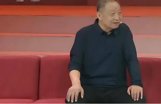 内蒙富豪不愿供儿子读书,儿子绝望失联16年,重病后才想起找儿子