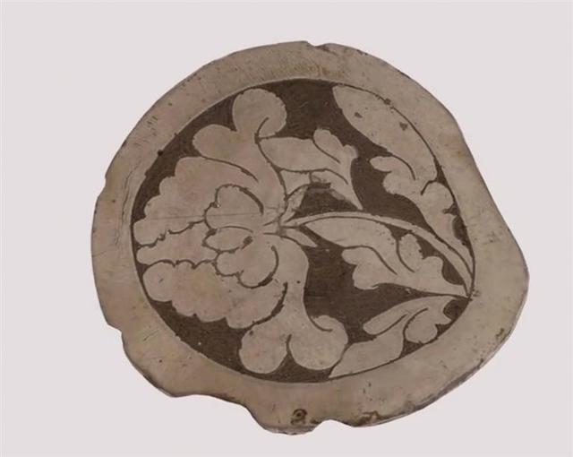 千年入梦瓷做枕 呼和浩特博物院院藏文物元磁州窑白釉剔花瓷枕赏析