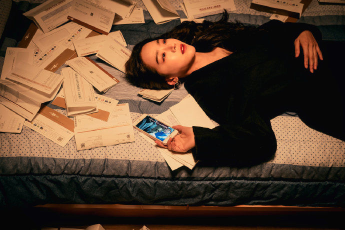 惊悚悬疑新电影《她死了》已上线,美女网红惨.死|申惠善|正泰|素拉|尸体|犯人_新浪新闻