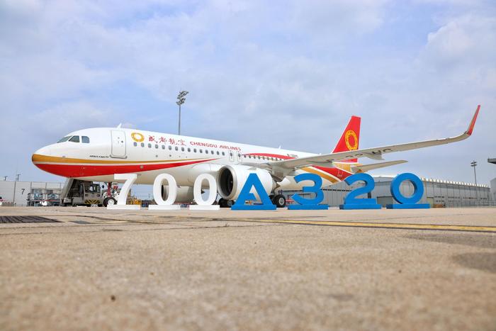 空中客车中国总装第700架a320系列飞机交付