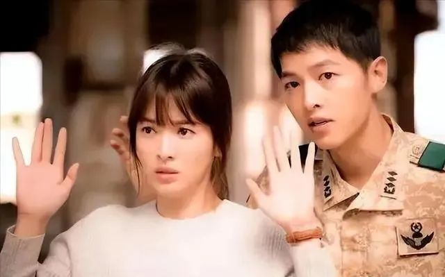 宋仲基英国娇妻再怀孕!结婚一年半怀二胎,这方面宋慧乔无法比较