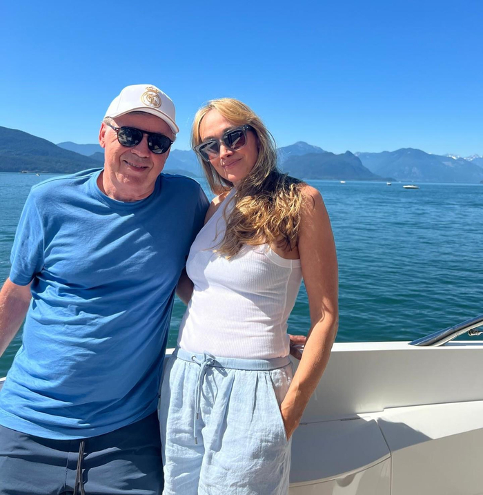 温哥华度假,安切洛蒂和妻子庆祝结婚10周年纪念日|安切洛蒂|加拿大