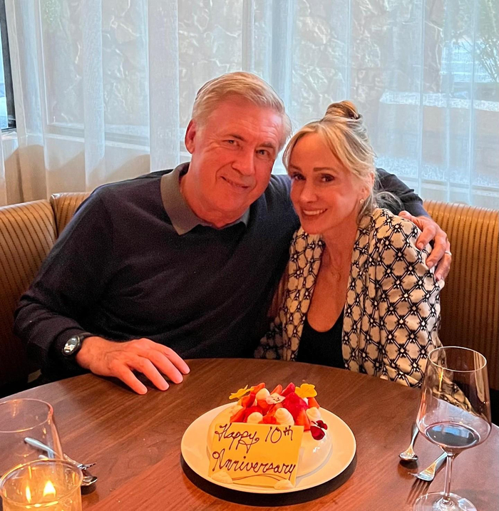 温哥华度假,安切洛蒂和妻子庆祝结婚10周年纪念日|安切洛蒂|加拿大