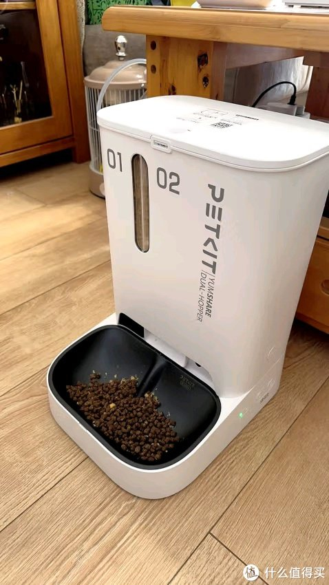 小佩双子星自动喂食器