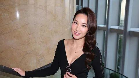 曾演出过多部经典剧集,如《学警狙击》《溏心风暴之家好月圆》《法证