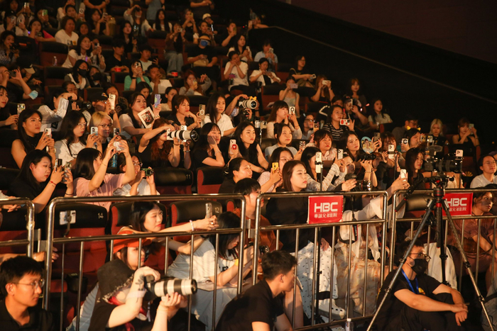 2024年7月9日，辽宁沈阳，电影《欢迎来到我身边》路演。 供图 IC