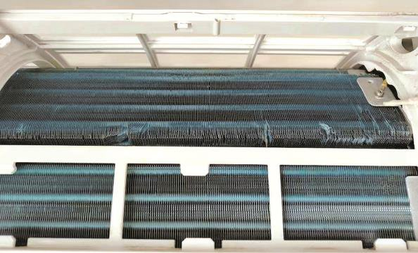 空调内部损坏照片