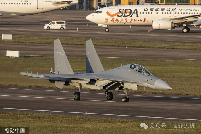 歼十六D战机 视觉中国