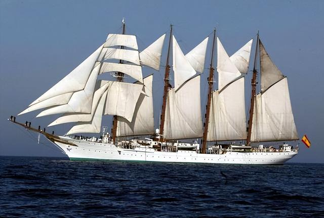 这艘船,就是西班牙的埃尔卡诺号,它,诞生于1927年,但它可不是老古董