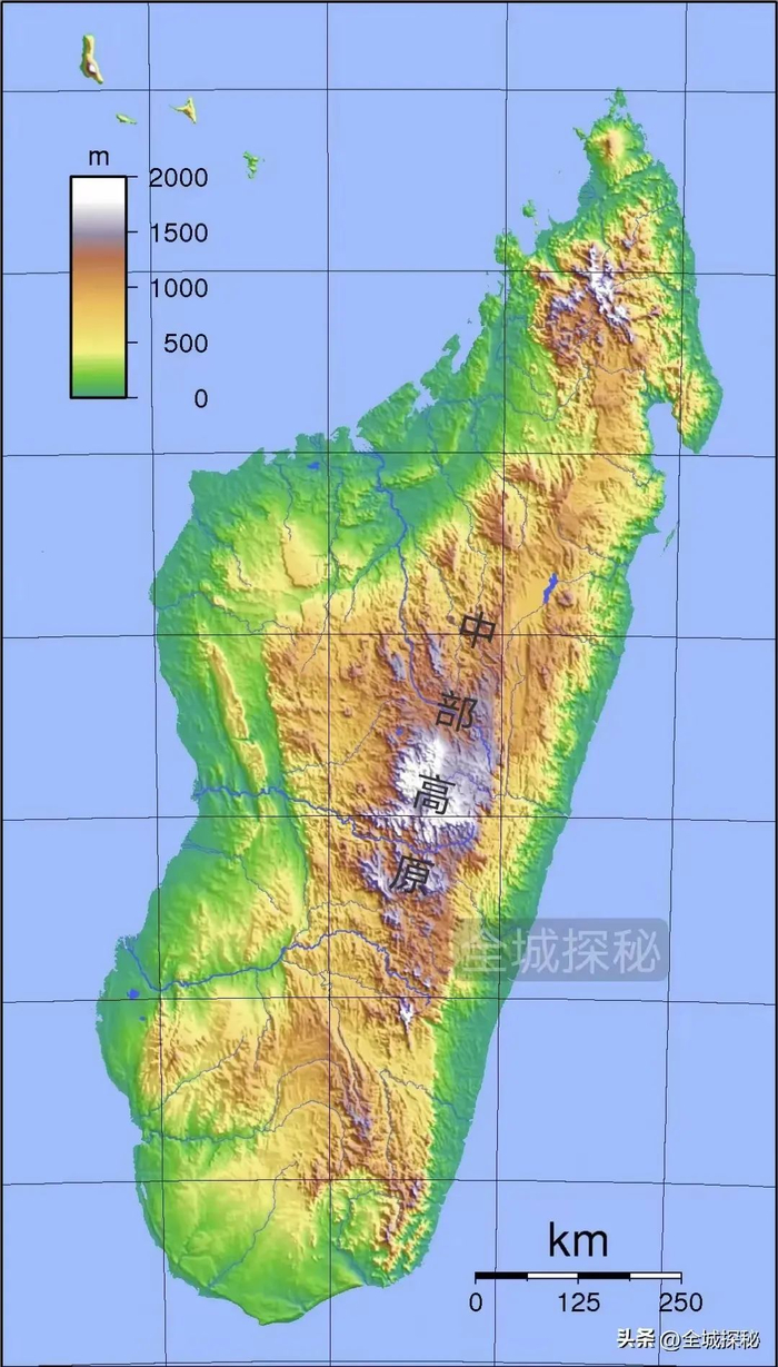 马达加斯加地形图马达加斯加岛地势复杂,中部分布着大量的高原,山地