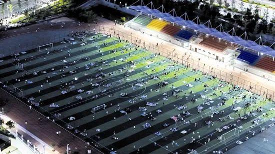 义马市公共体育场,成了市民晚间休闲纳凉的好去处