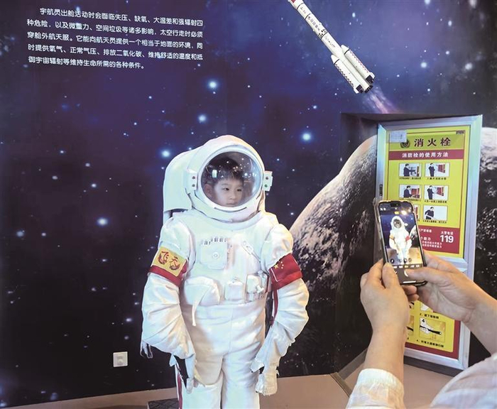 宁夏科技馆科普秀《魔幻泡泡》让孩子们大开眼界.