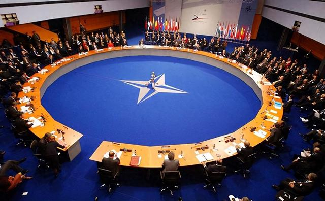 32国北约峰会刚刚落幕,北京发出邀请函,百余国齐聚香山共筑和平