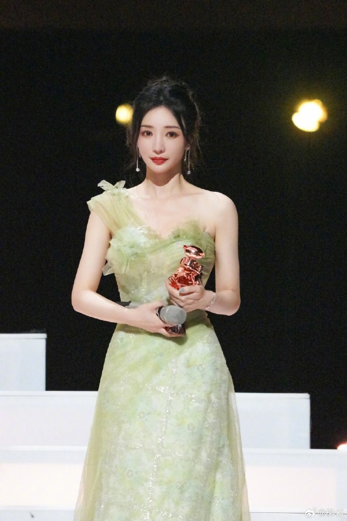 柳岩自曝患病,术后仅3个月又复发!