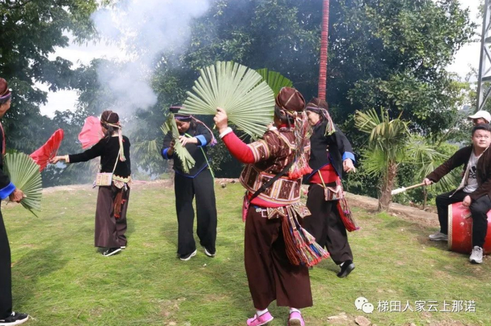 它叫"矻扎扎"其实是甜蜜蜜|扎扎|云南省|红河哈尼族彝族自治州_新浪