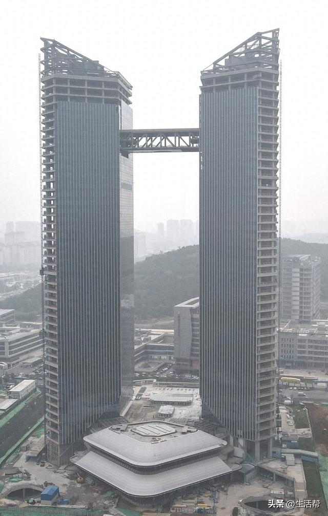 济南东城"双子塔"新地标展露新貌|济南市|新地标|塔楼_新浪新闻