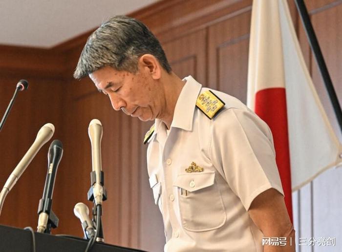 目前,日本海上自卫队的一把手酒井良已经引咎辞职日本海