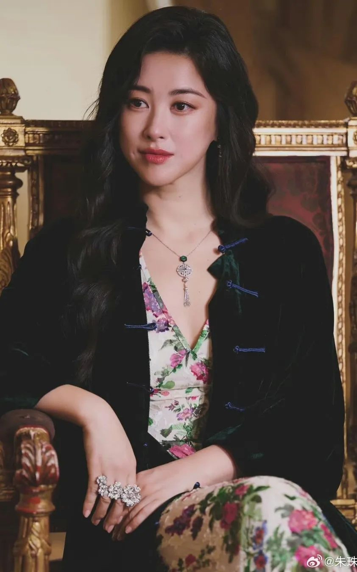 朱珠的高级松弛感穿搭