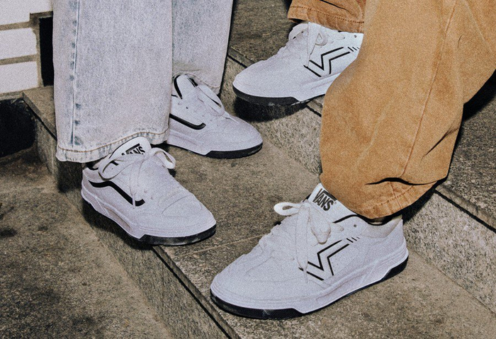 美式复古小白鞋!vans 也玩「厚底」造型!