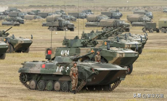 04式步兵战车,超过2500辆,全面升级改进,到底有多强悍?|步兵战车|陆军|基本型|步兵|机关炮_新浪新闻
