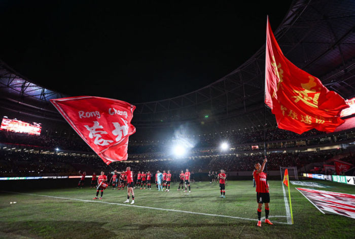 "成都蓉城俱乐部总经理王茂翔谈起了初衷.徐宝