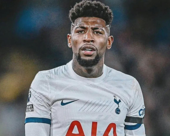 队长危!ac米兰右后卫扶正卡卢卢,后防线夏窗或出3进1