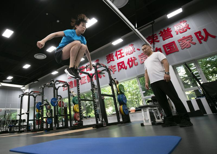 中国跳水队阵容中包括5位奥运冠军,其中曹缘将成为奥运"四朝元老",全