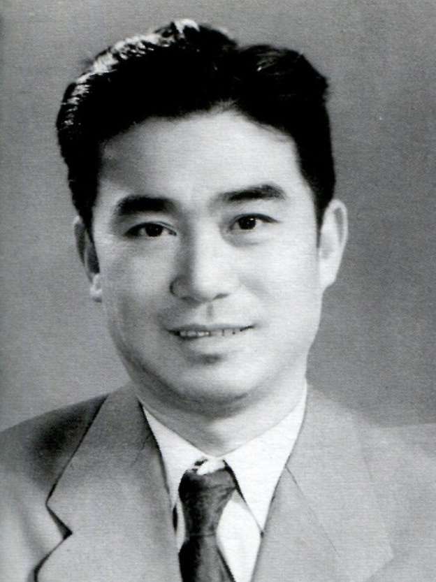 "银幕将军"陈戈 52岁瘫痪在床 妻子对其不离不弃 四个子女都很出色