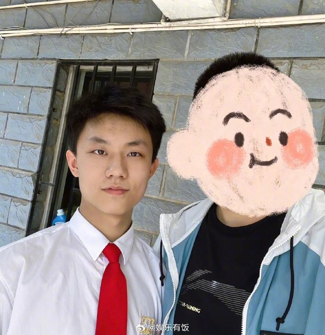 TF三代成员张子墨一组初中时期的旧照曝光,子墨哥怎么小小年纪就一把年纪啊_新浪新闻