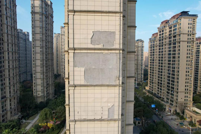 温州华鸿万墅:风儿吹,墙面落!"华鸿",你的"脸面"掉了还要不要?