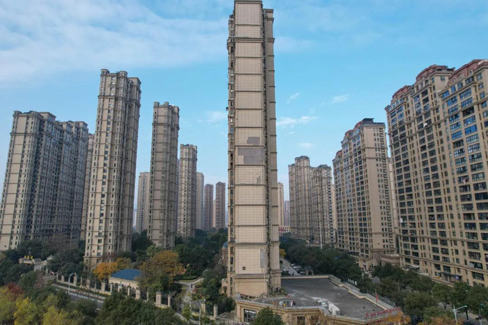 温州华鸿万墅:风儿吹,墙面落!"华鸿",你的"脸面"掉了还要不要?