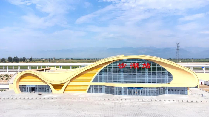 包银高铁惠银段起自宁夏回族自治区石嘴山市惠农区,经石嘴山市大武口