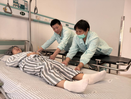 为什么用震动排痰“患”位体验,改进护理措施,让护理服务更有温度_新闻资讯_第1张_活检穿刺产品网 为什么用震动排痰“患”位体验,改进护理措施,让护理服务更有温度_https://www.jmylbn.com_新闻资讯_第1张