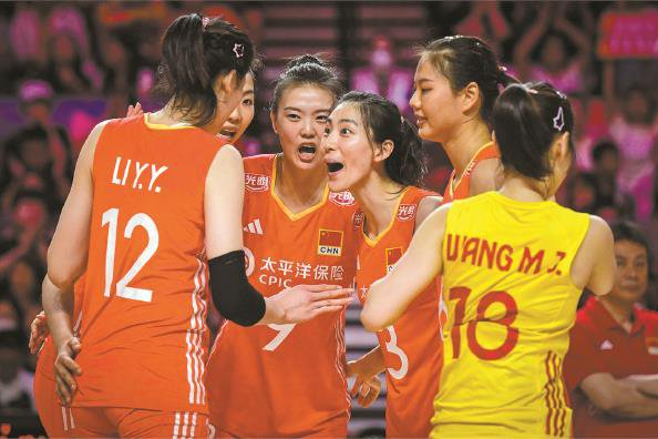             ②中国女排将一场一场拼 国际排联供图          