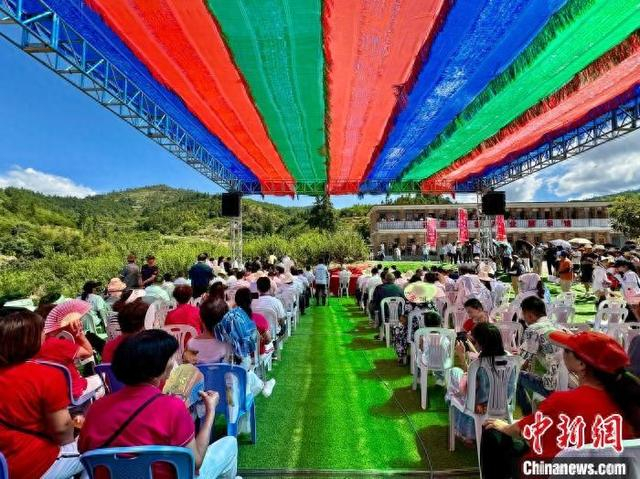 “又美又甜快来古田”——第二届古田油柰采摘活动现场。吴允杰 摄
