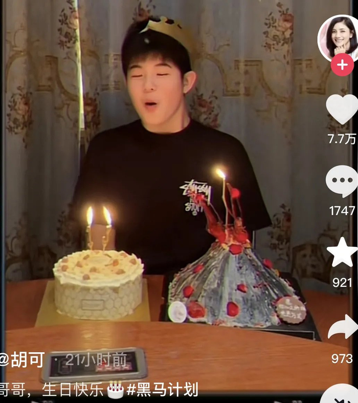胡可沙溢晒全家福为儿子庆生，13岁安吉撞脸刘昊然，越长越帅气！