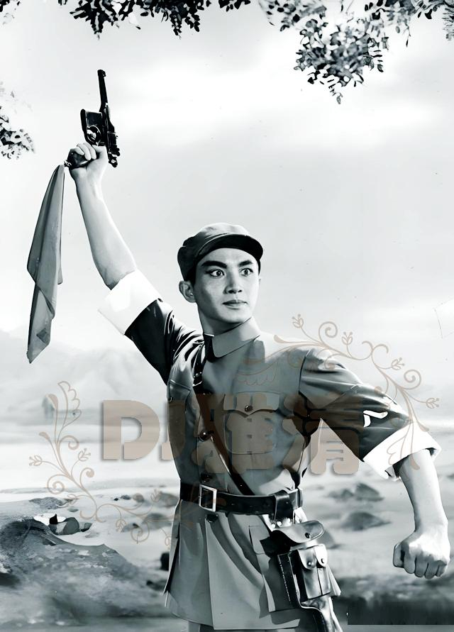 《白毛女》,令人着实没想到的是,扮演王大春的凌桂明,竟然更加年轻
