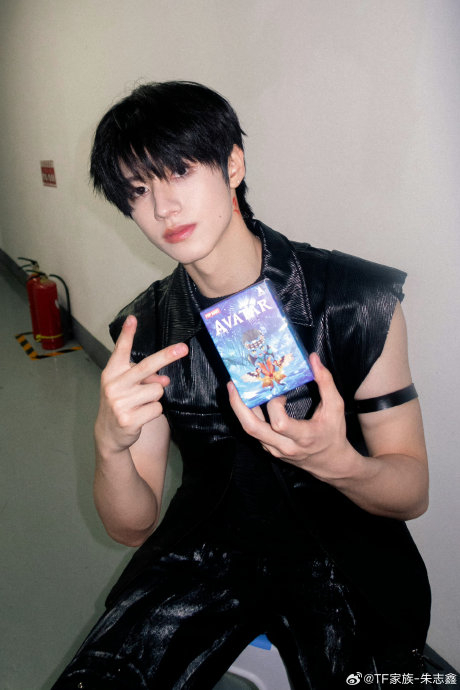 救命,真的被@tf家族-朱志鑫 可爱到了!