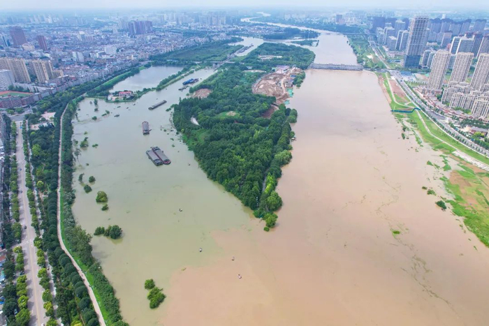 8米,达到洪水橙色预警水位.根据当前实时雨水情和工情