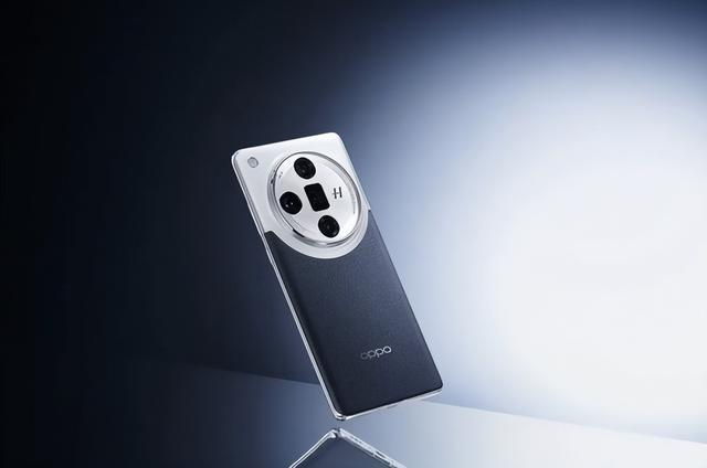 OPPO Find X8系列曝光：不仅有纯直屏，全系更是标配潜望镜头